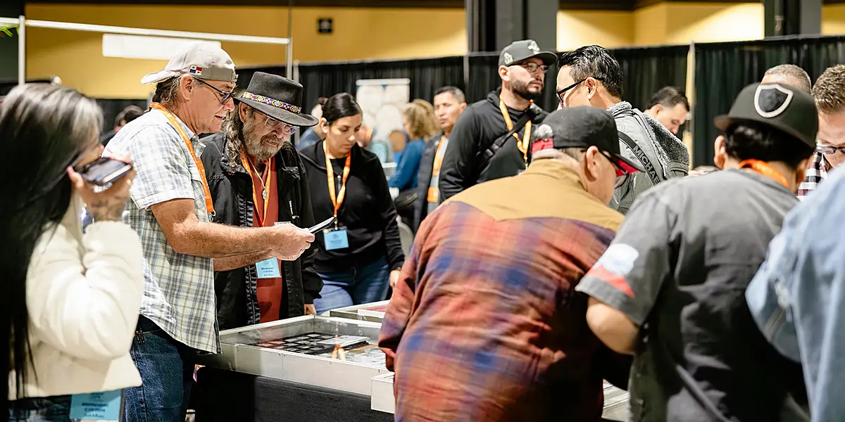 Buyers, Dealers and Collectors were Active at the Long Beach Expo.