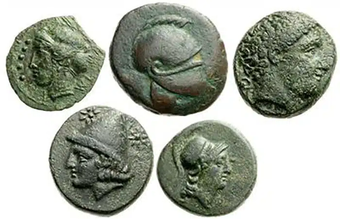 Lot of Greek Bronzes. Image: VAAuctions.